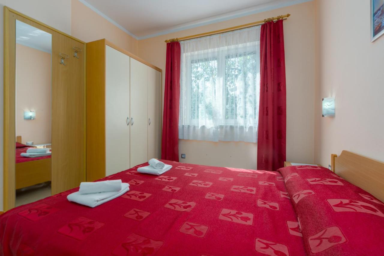 Apartments Maria Пореч Екстериор снимка