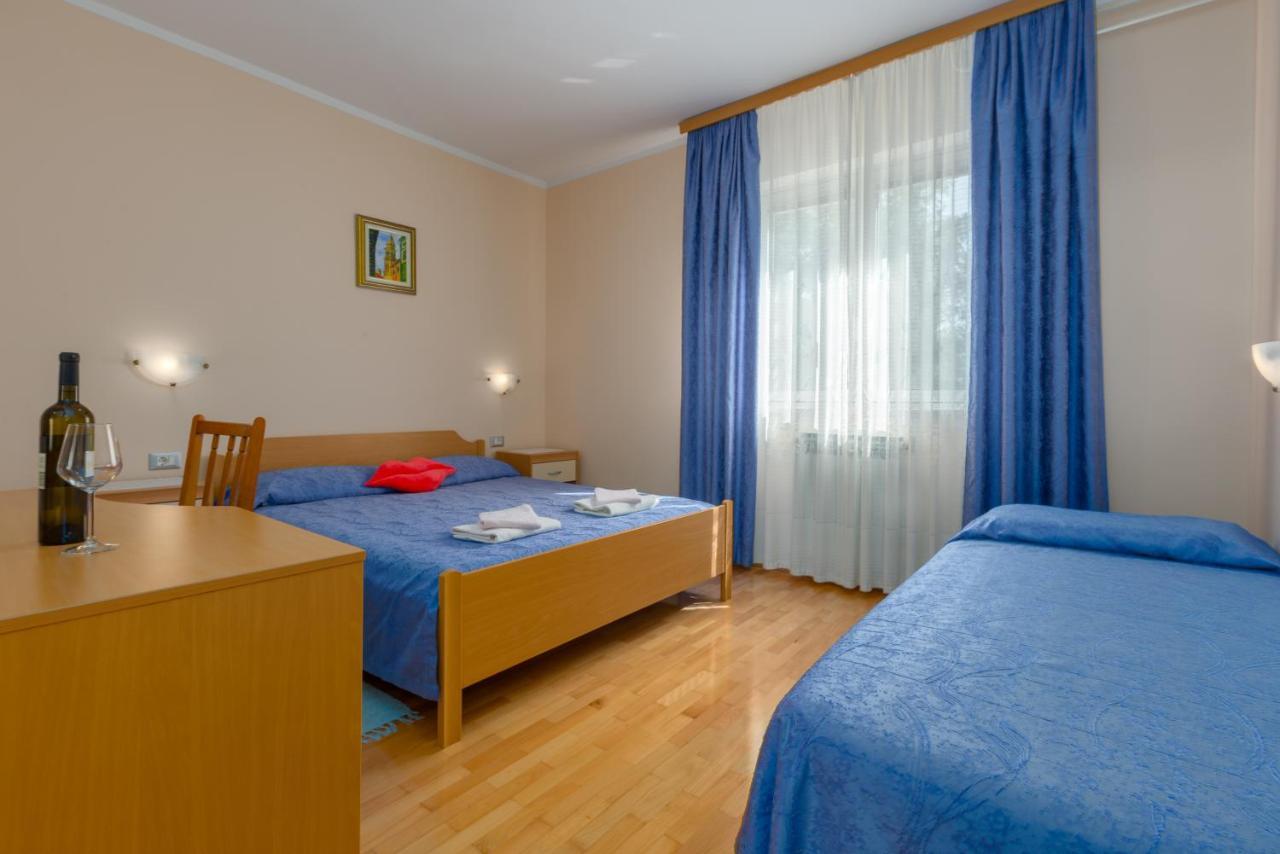 Apartments Maria Пореч Екстериор снимка