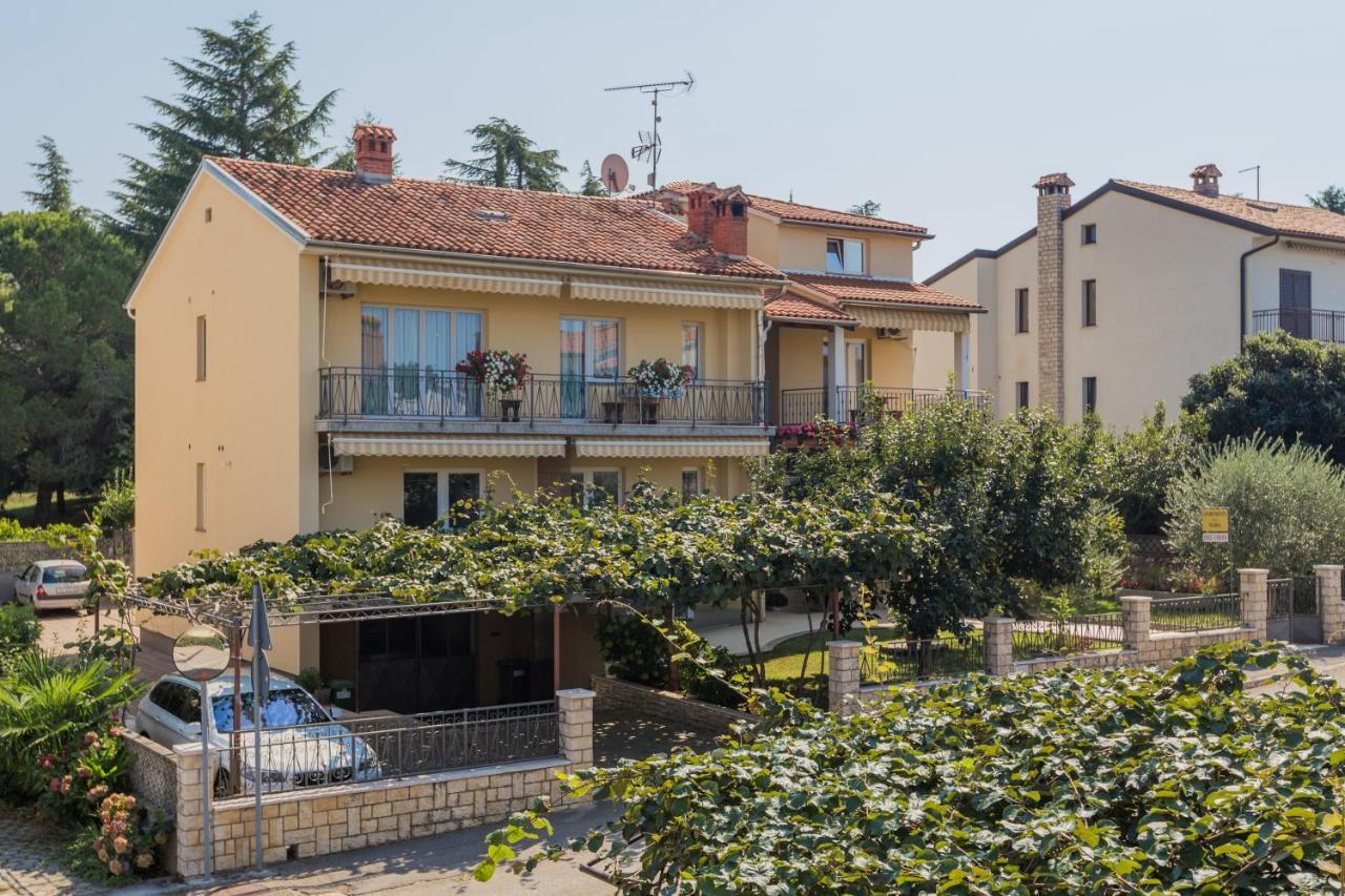 Apartments Maria Пореч Екстериор снимка