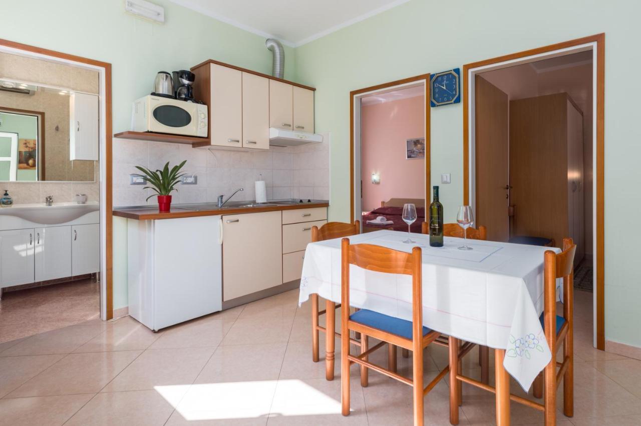 Apartments Maria Пореч Екстериор снимка