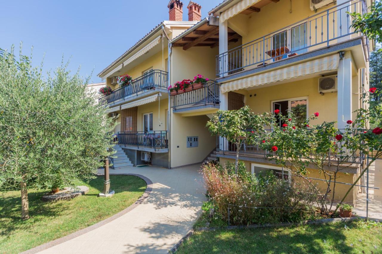 Apartments Maria Пореч Екстериор снимка