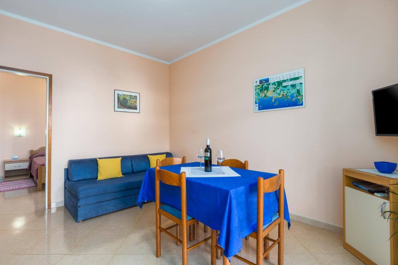 Apartments Maria Пореч Екстериор снимка